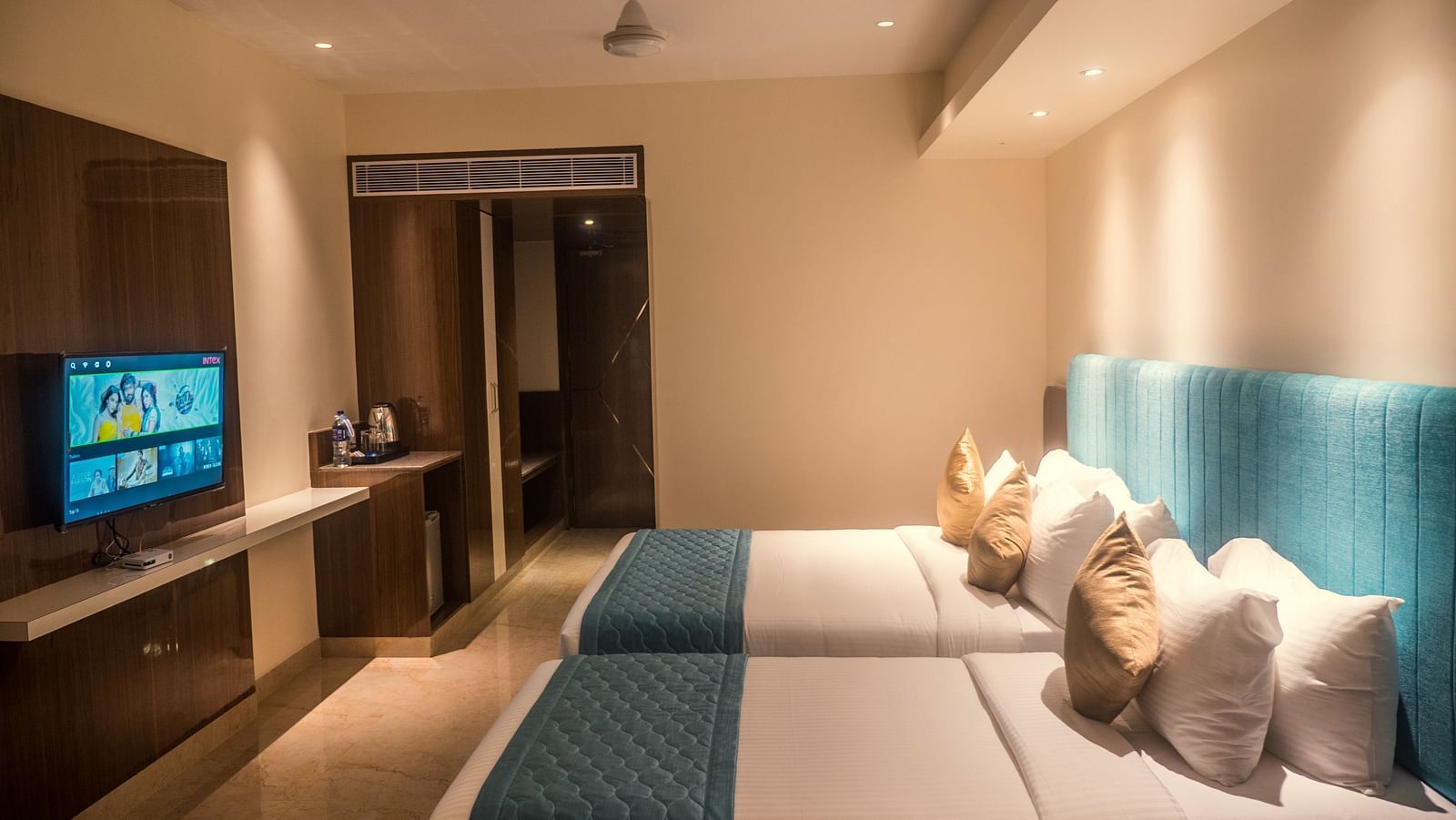 view of two king size beds of Suite 