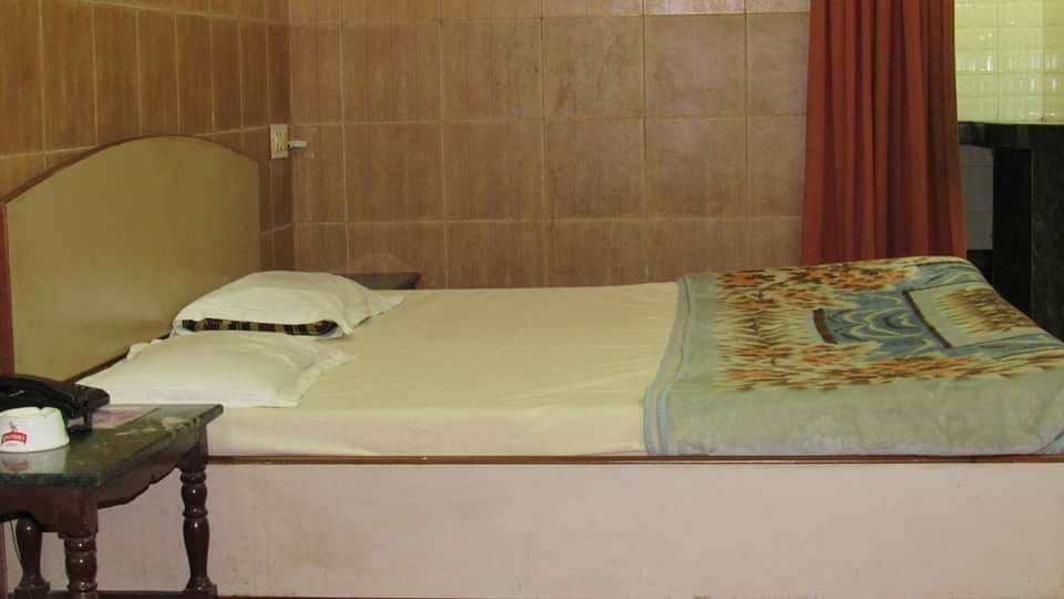 Standard Non AC Rooms Rajdoot Hotel Mumbai 8