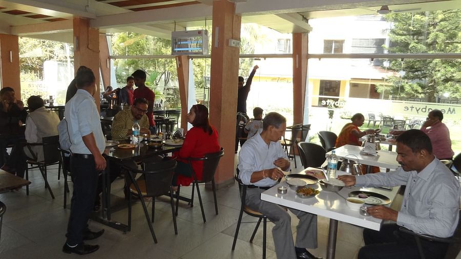 Restaurnats in Bangalore, Online Suites ,Dine Near Narayana Hrudayalaya 09688