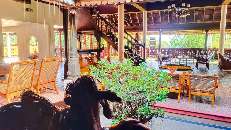 Nadumuttam - lobby