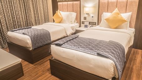 view of twin beds of a Premium Room 