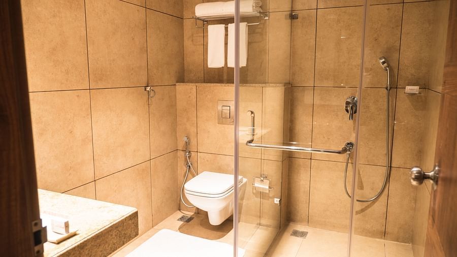 vanity area of Queen Suite Room at Cholaa Dynasty, Kumbakonam