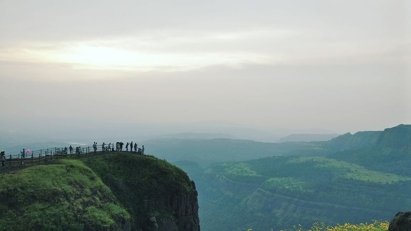 a panoramic view of a hill station 00