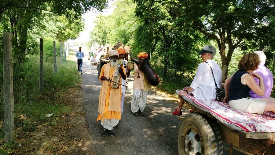 Umaid Palace Dausa  ULP - Welcome by Camel Carts on Arrival