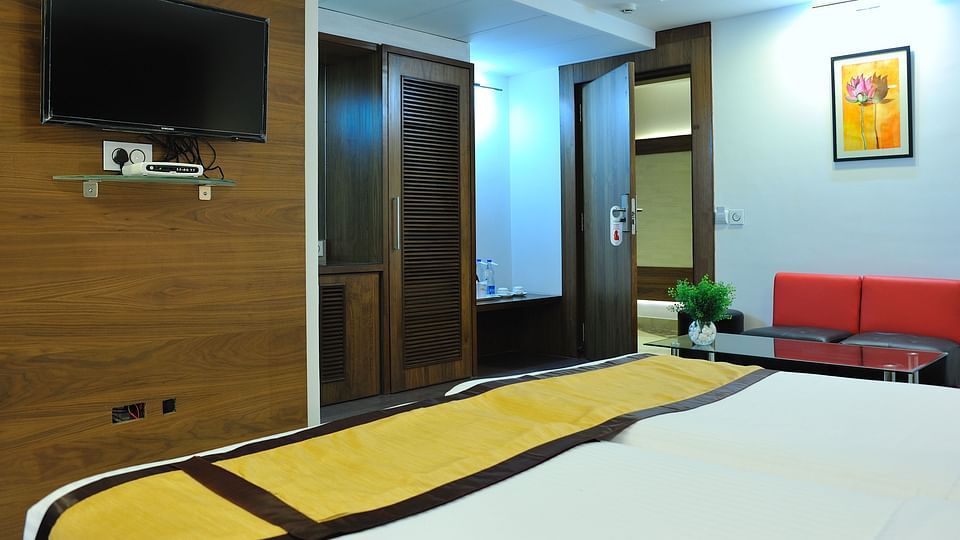 Hotel Niharika, Kolkata Kolkata Regalia Room Hotel Niharika Kolkata 6