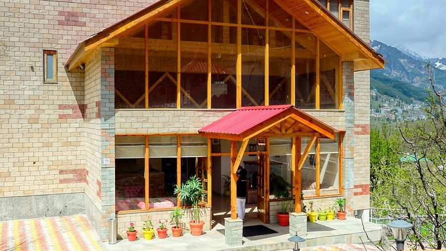 Facade - Clarks Inn Suites, Manali