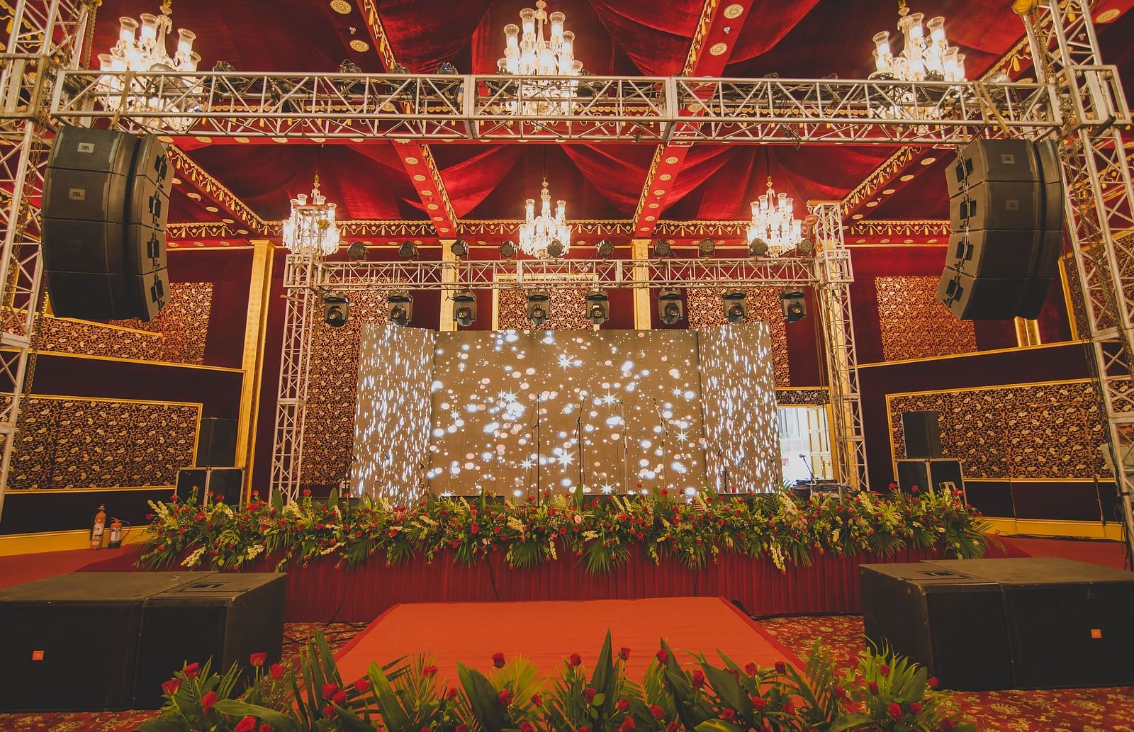 An overview of the decorations at the event space - Rajasthali Resort & Spa, Jaipur.