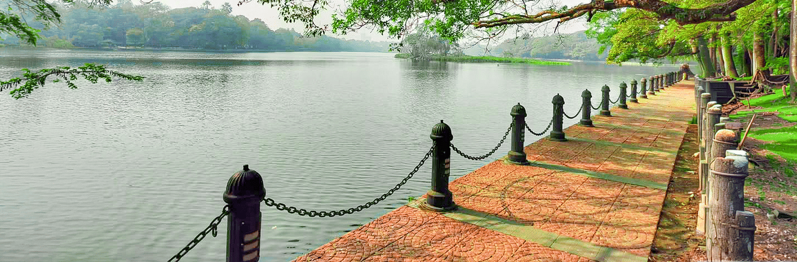 Rabindra Sarovar lake 01.jpg