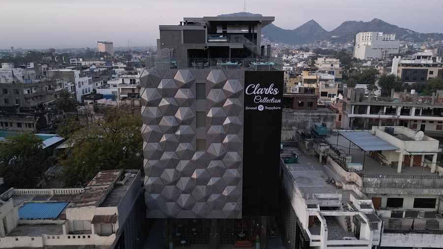 A stunning view of the Clarks Collection Grand Sapphire, Ajmer facade with majestic mountains in the background