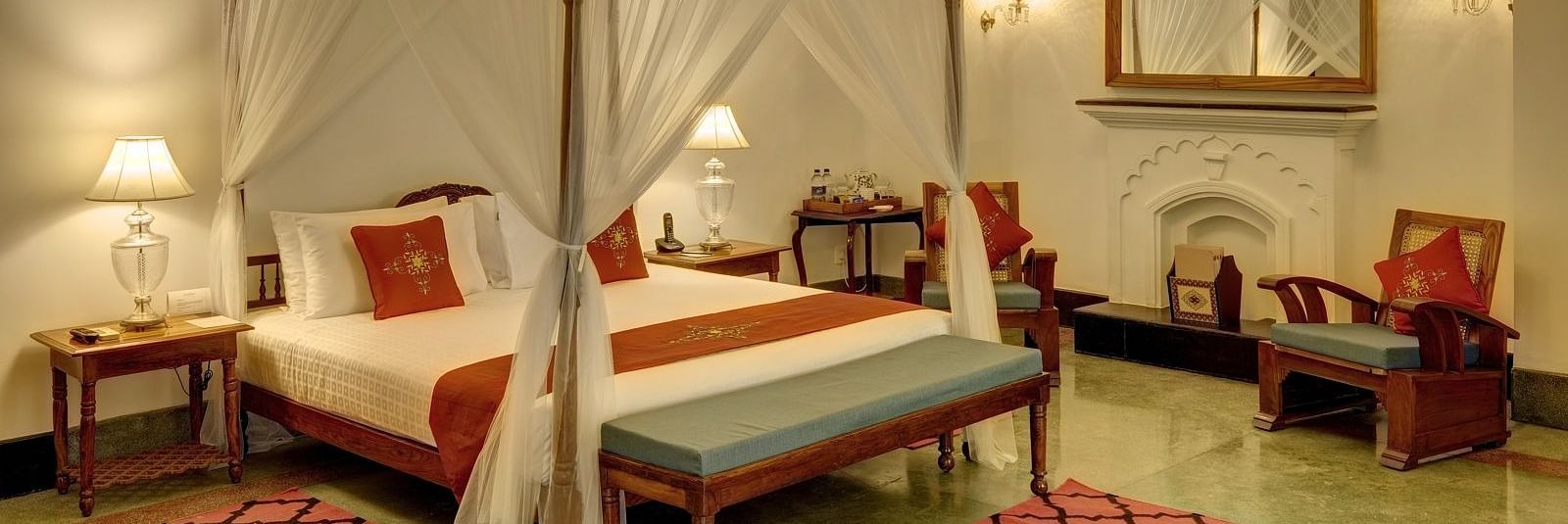 Heritage Suite with a  double bed at Saraca Hotel, Lucknow