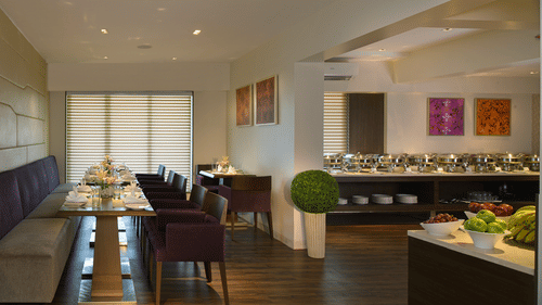 Tea Lounge at Residency Sarovar Portico Mumbai 4