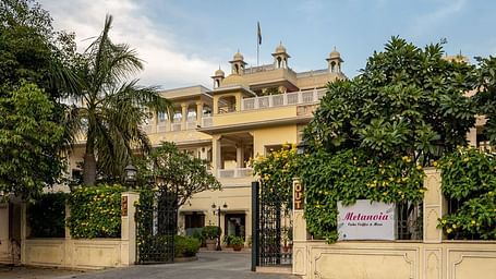 The entrance to Grand Uniara Heritage Hotel