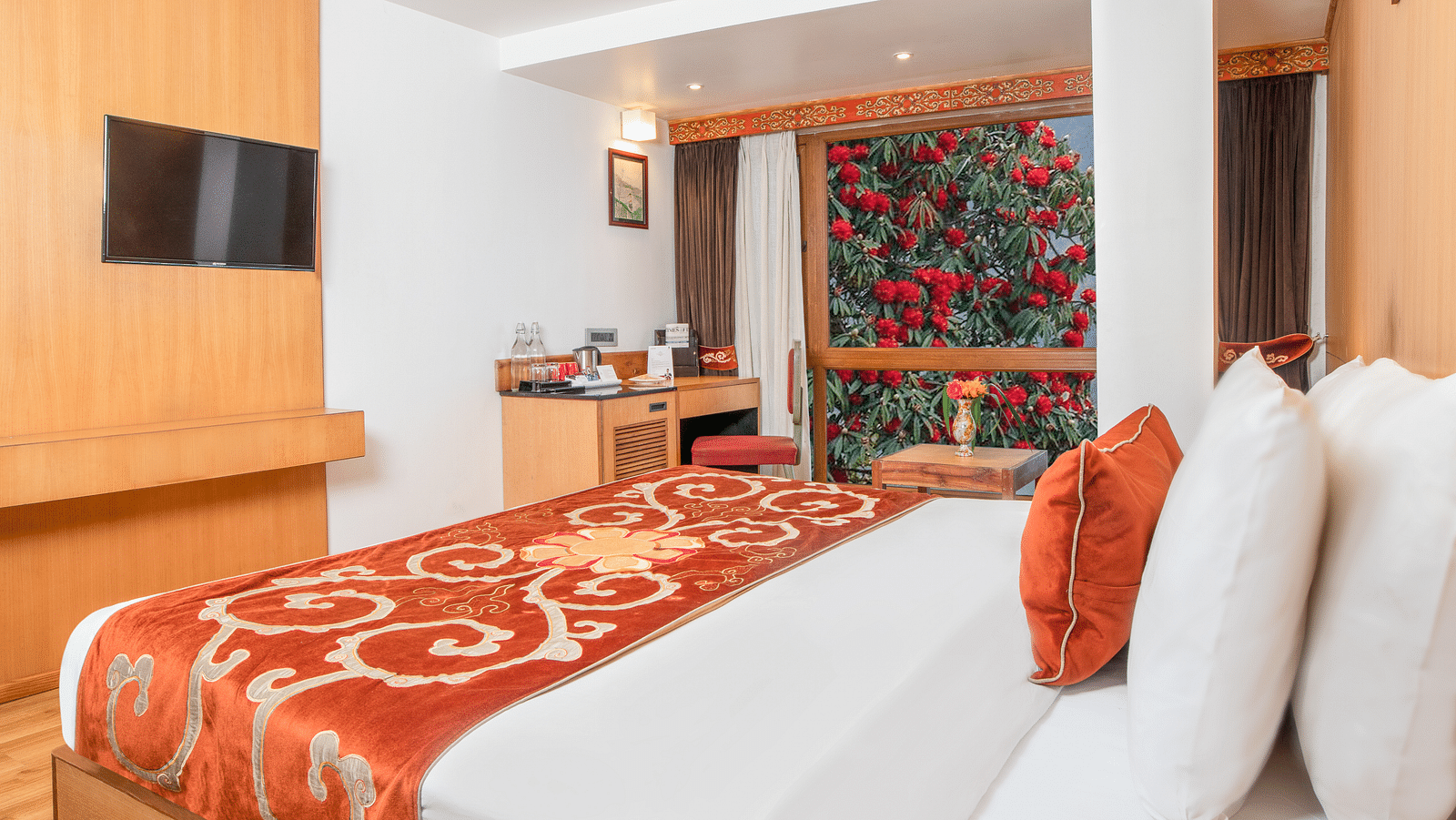 Deluxe Room with Lawn View