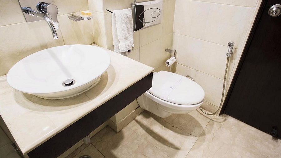 Deluxe Room Rockland Hotel Chittaranjan Park New Delhi Hotel in CR Park 5