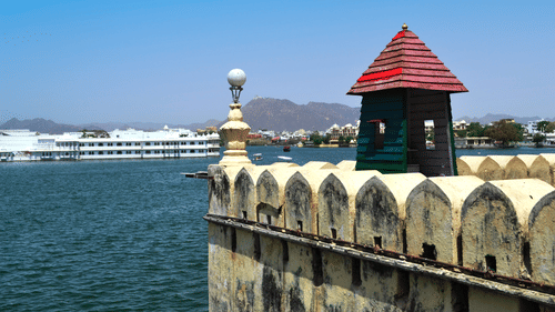Edge view of Lake Pichola