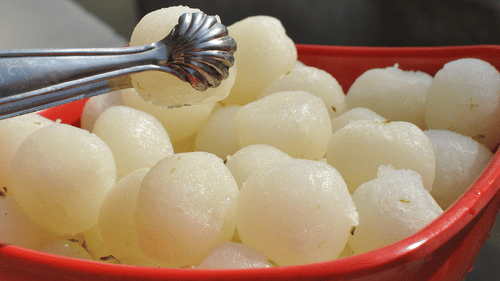 Rasgulla in a bowl
