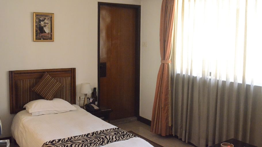 Lytton Hotel, Kolkatta Kolkata Single Room Lytton Hotel Kolkata