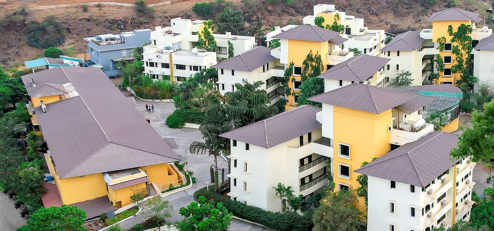 1 b- Facade