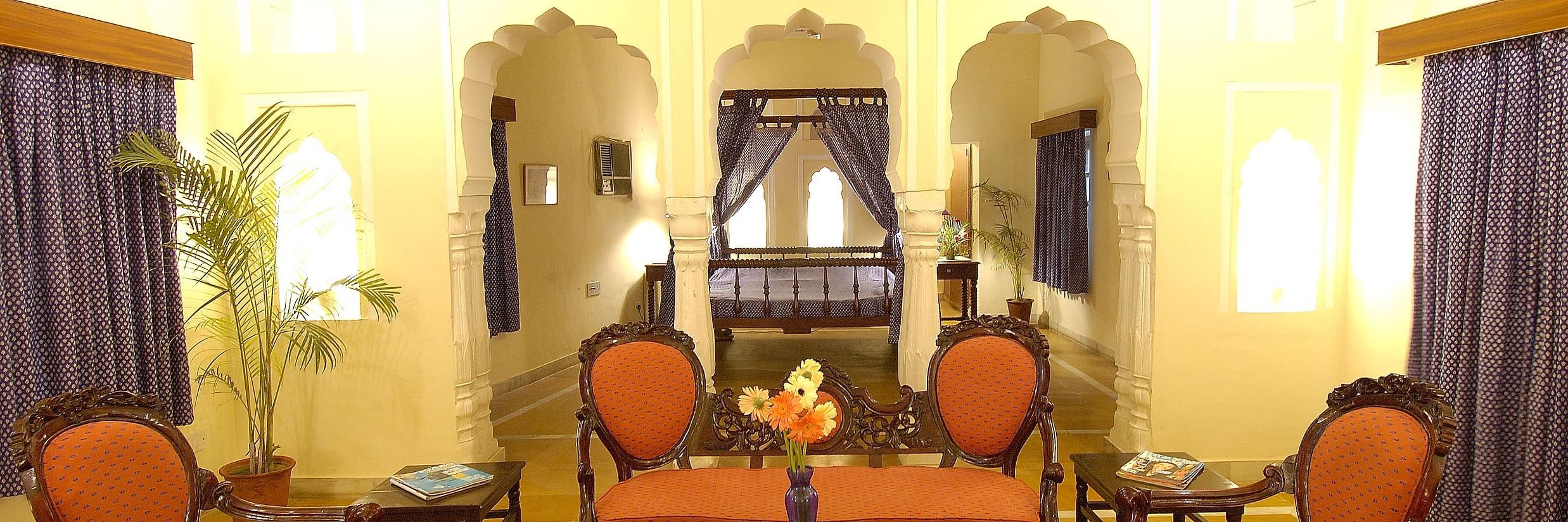 a room with chairs for sitting and a table - Hotel Castle Mandawa, Jhunjunu