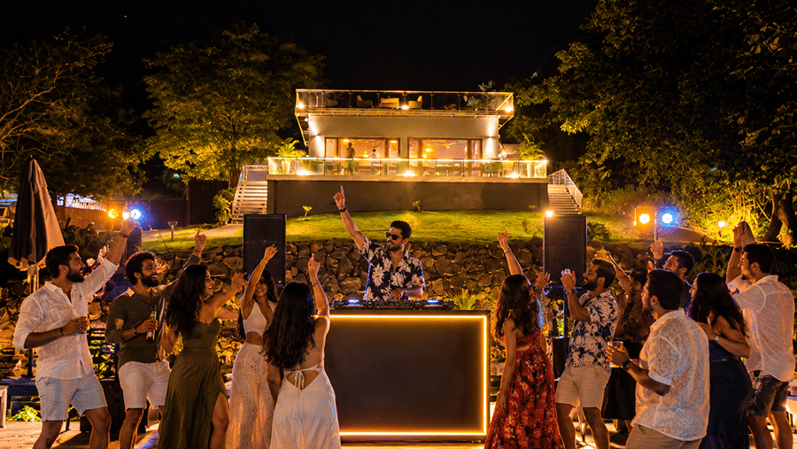 Evenings Pool Side DJ