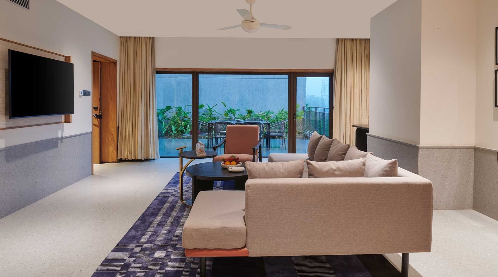 Which Khandala resorts offer scenic valley views