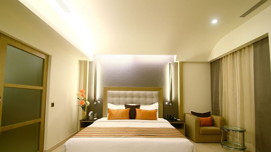 executive suite - bedroom