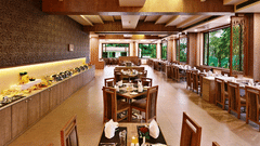 Restaurant in Sasan Gir, Places to eat in Sasan Gir, Sarovar Portico Gir.