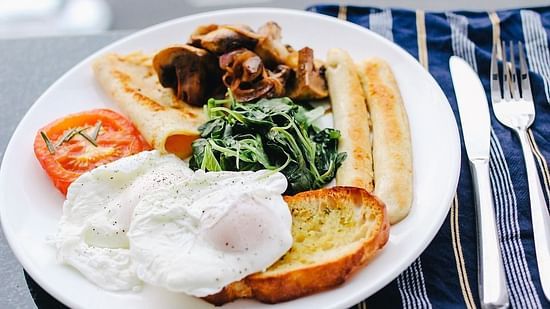 Buffet Breakfast at Radha Hometel Bangalore, best Hotels in bangalore