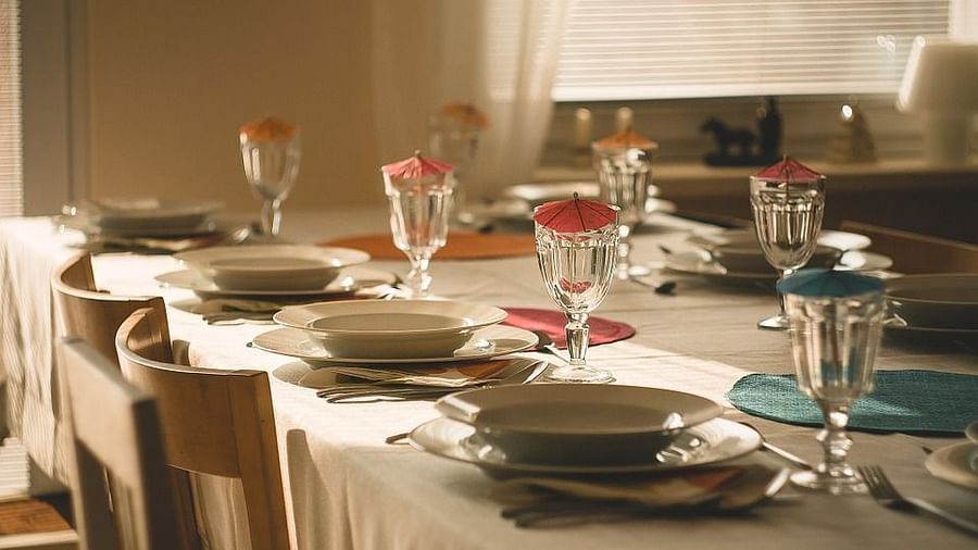Dining Taurus Sarovar Portico New Delhi