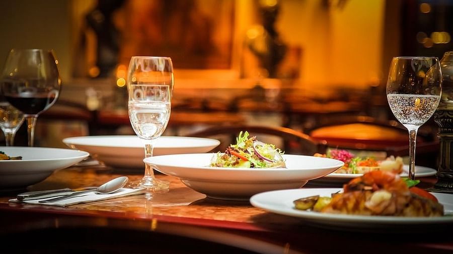 Dining Taurus Sarovar Portico New Delhi gpog0d