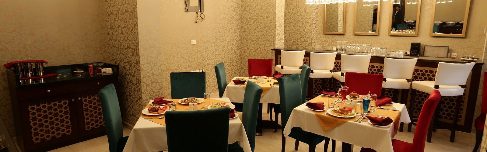 dining at the comfort inn sapphire, jaipur