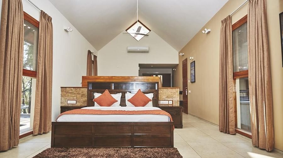The Birchwood Retreat - view of the premium bedsitter bedroom