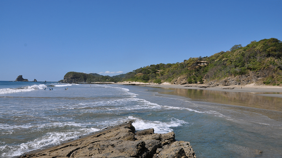 Solana boutique B&B Zihuatanejo playa madera