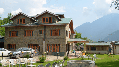 hotel-facade