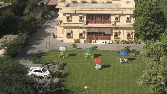 Facade Devi Niketan Heritage Hotel Jaipur