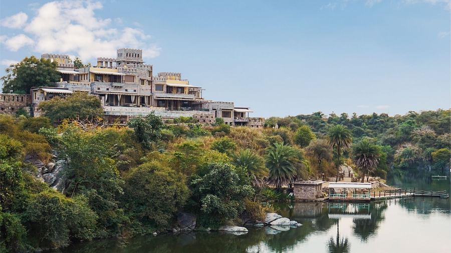 facade view of Chunda Shikar Oudi in front of the forest and lake surrounding it - Chunda Shikar Oudi