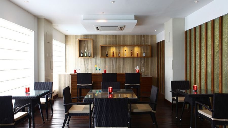 Pool side Bar Park Plaza East Delhi