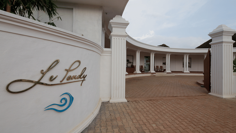 Le Pondy entrance sign
