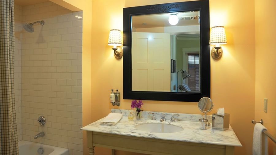 Bungalow Suite Bathroom
