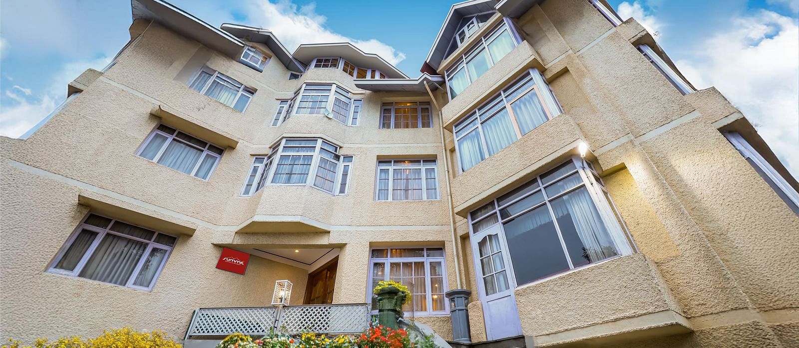 Summit Le Royale facade