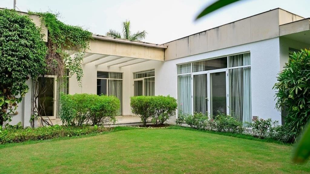 Facade image of the villa during a bright day | Udman Luxe Villa