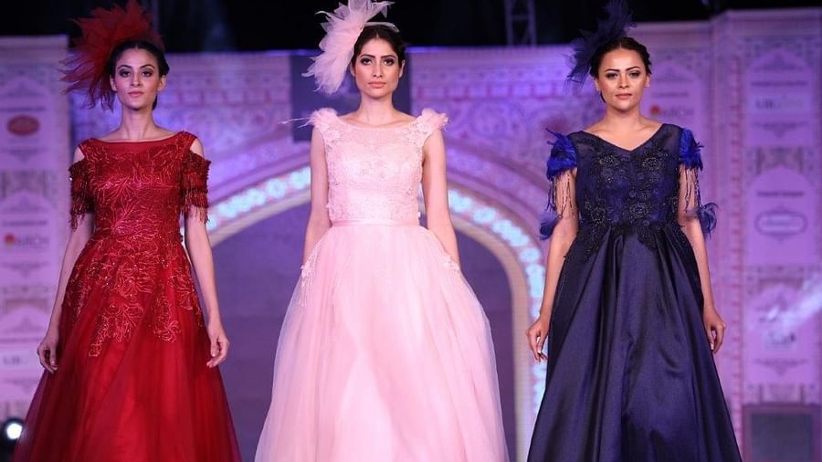 three models walking the ramp - Buena Vista Luxury Garden Spa Resort 11