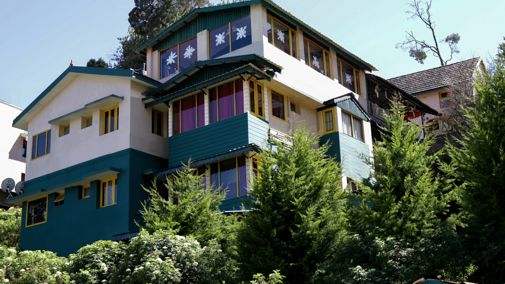Facade Pine Borough Inn Kodaikanal wqgt1j