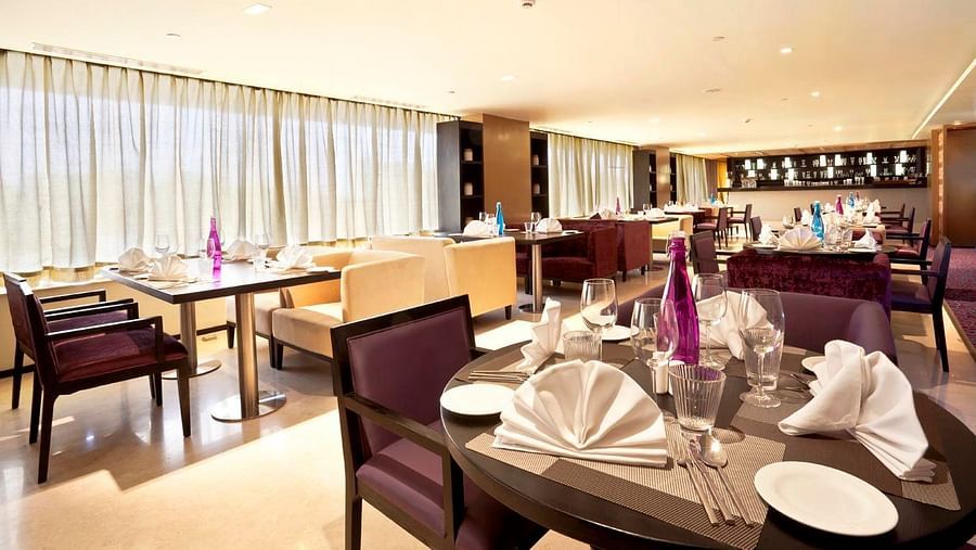 Gallop - The Bar at Davanam Sarovar Portico Bangalore, Hotels in Bangalore 2