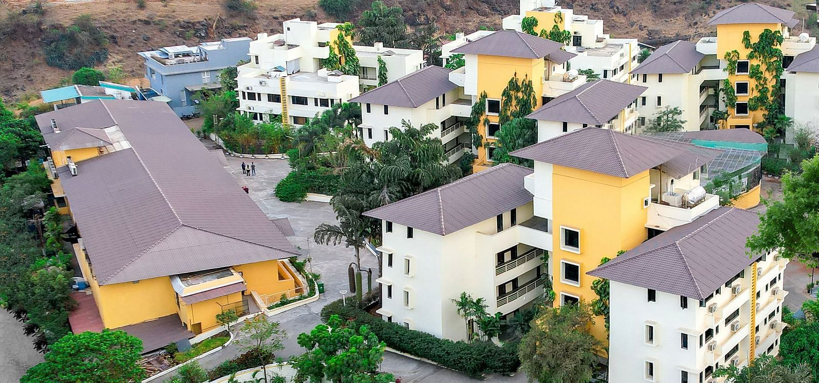 1 b- Facade