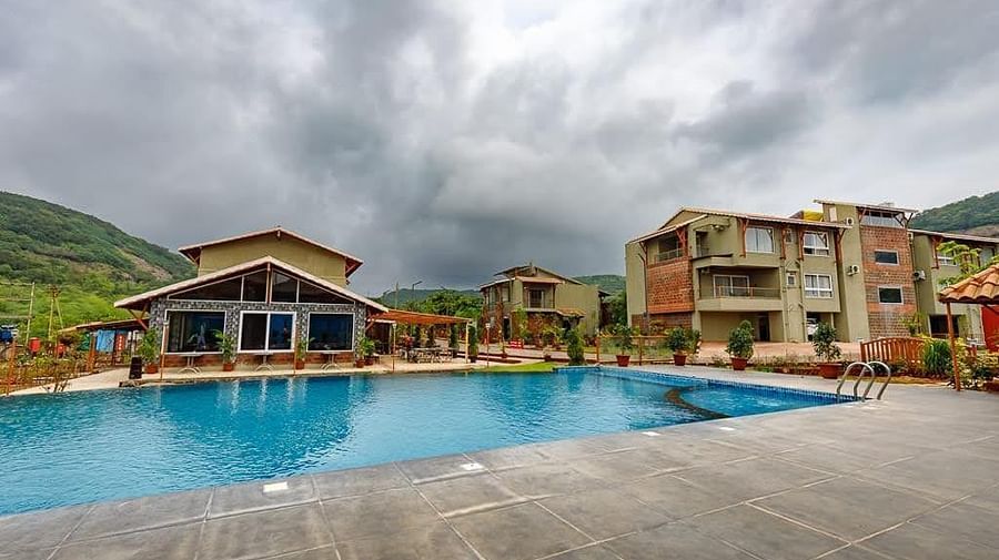 resort with pool - Mastiff Grand La Villae Resort, Lonavala