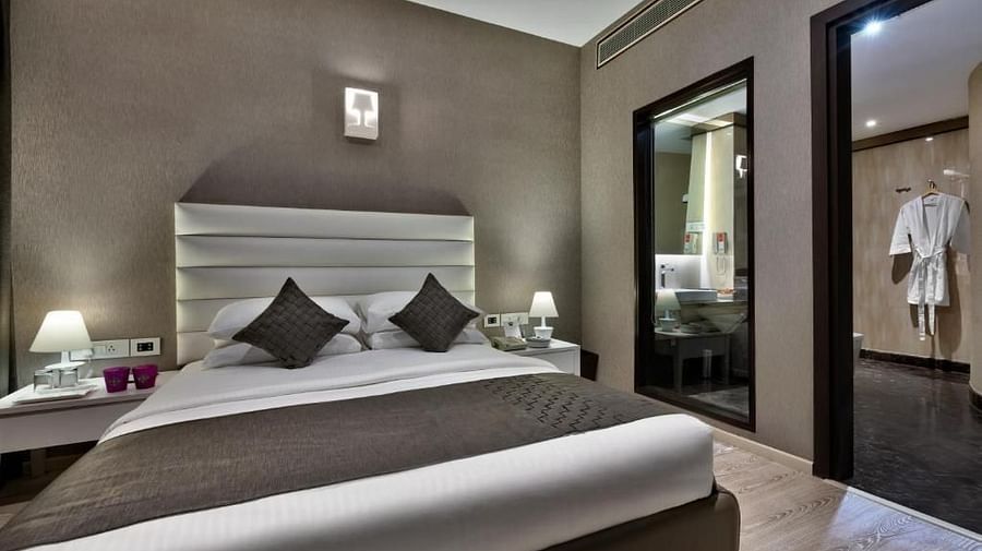 Deluxe rooms in Gurugram 6