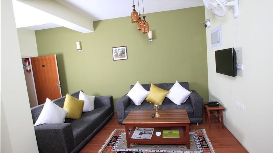 Shumbuk Homes Hotel & Serviced Apartments, Gangtok Gangtok Private Living Room Premium