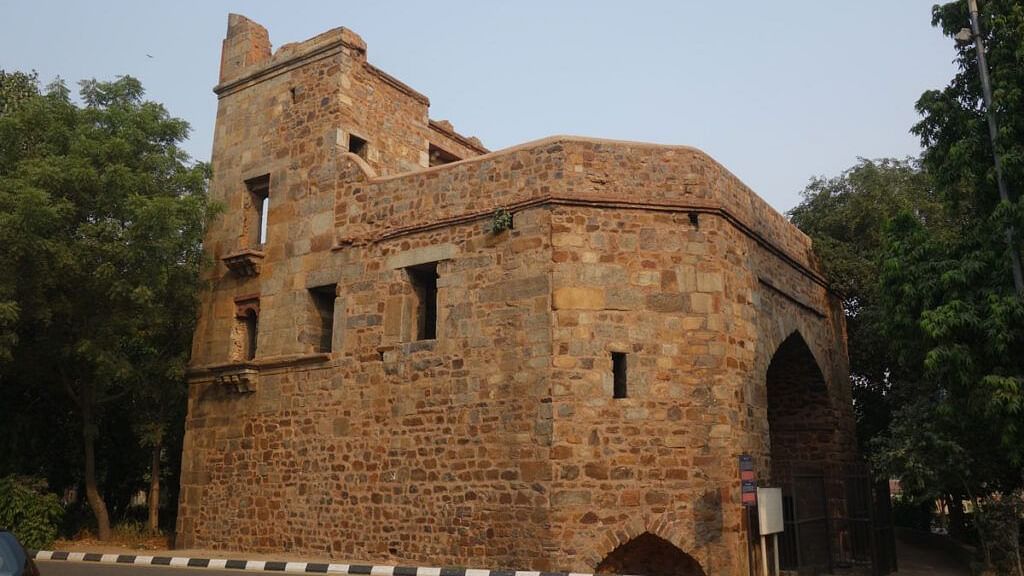 khooni-darwaza