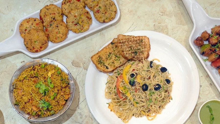 Dining4